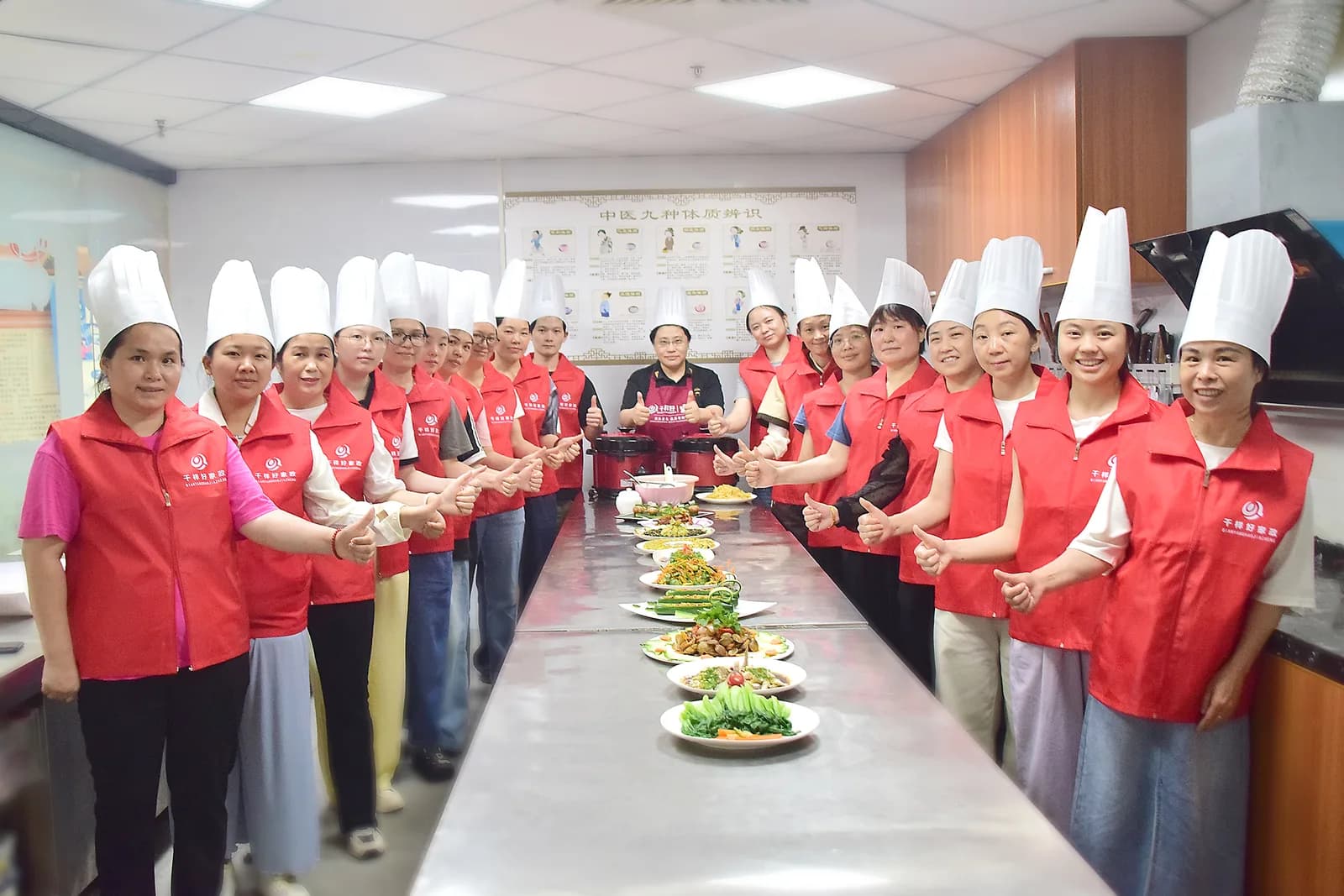 千样好月子餐烹饪课堂学员合影